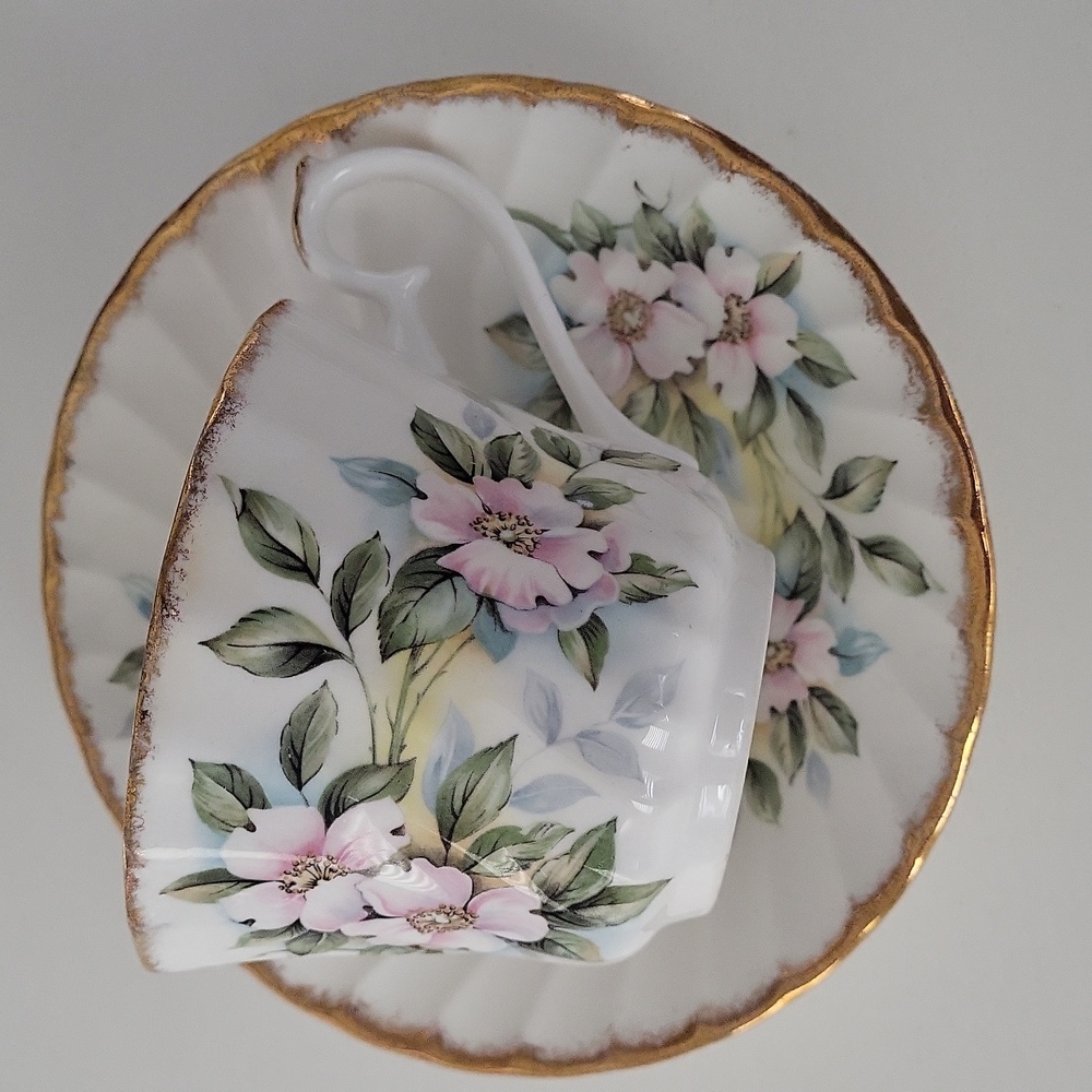 Teacup and sauser set